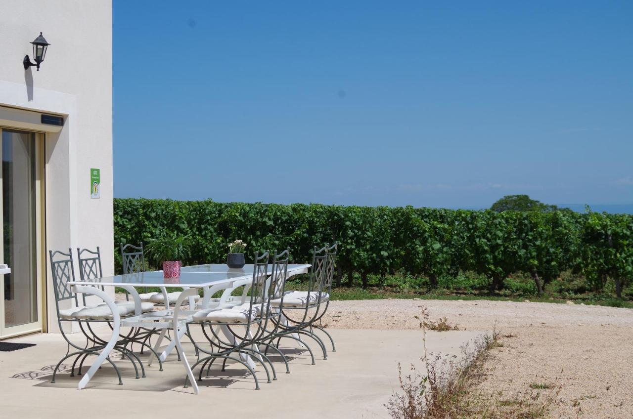 Domaine Joseph Lafarge Wine Resort Winemaker House La Maison Du Negociant Lugny Екстериор снимка